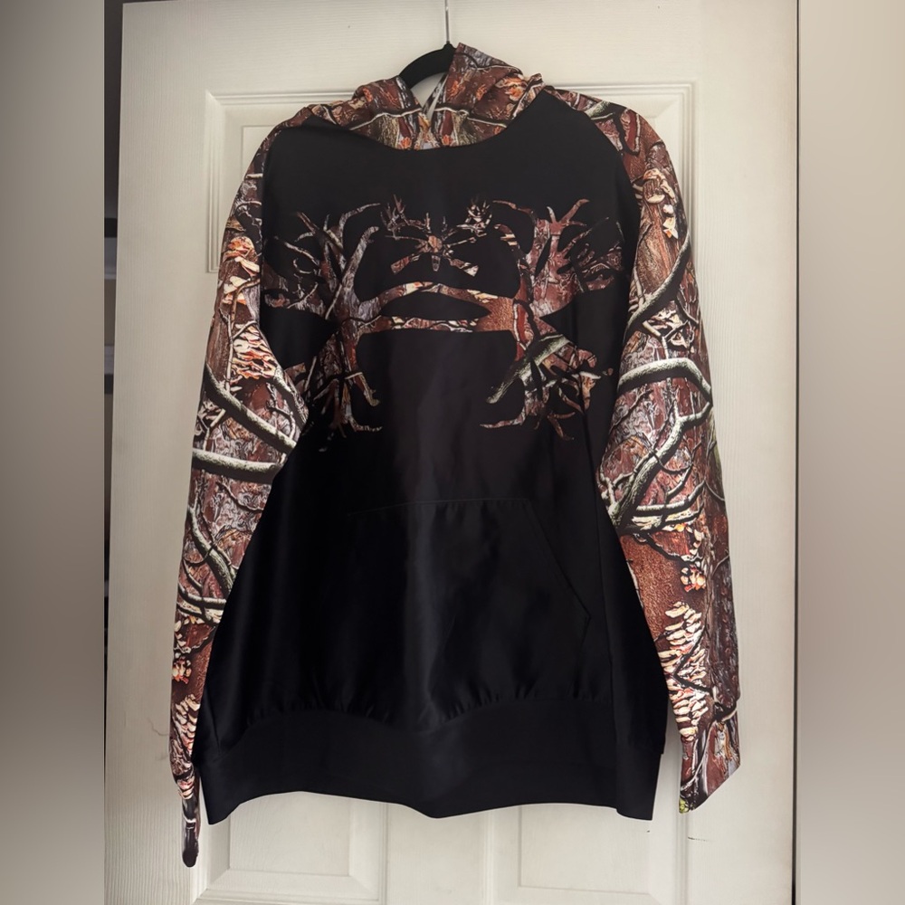Men’s 2XL Cammo & Black Hoodie. Pre-owned. 
EUC. Deer Head Print w/Flag on back